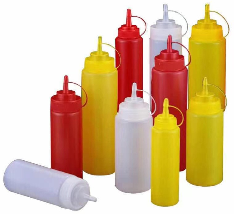 Squeeze sauce bottle